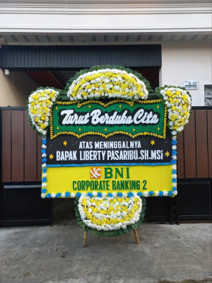 Papan Bunga Duka di Silahisabungan