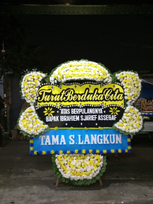 Papan Bunga Duka di Silahisabungan