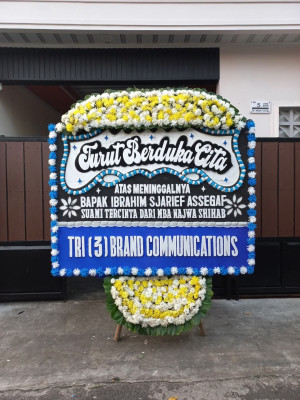Papan Bunga Duka di Silahisabungan